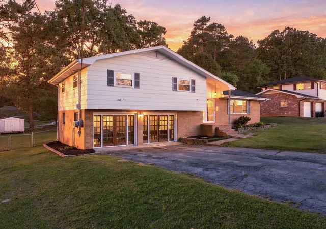 Photo 2 of Single family home for sale at 3428 Crabtree Dr, Chattanooga, TN 37412 | MLS# 3618607 | Listing updated on 2026-10-09