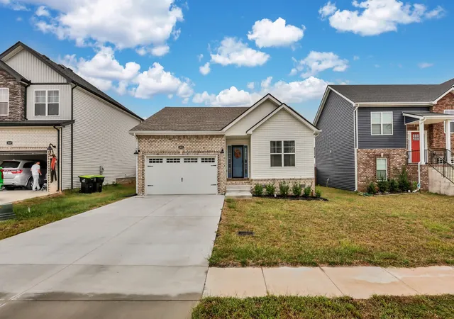 Photo 2 of Single family home for sale at 1025 Tufnel Dr, Clarksville, TN 37040 | MLS# 3618679 | Listing updated on 2026-10-09