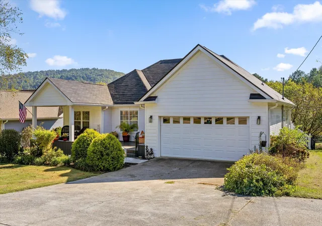 Photo 2 of Single family home for sale at 5710 Edgmon Rd, Ooltewah, TN 37363 | MLS# 3618615 | Listing updated on 2026-10-09
