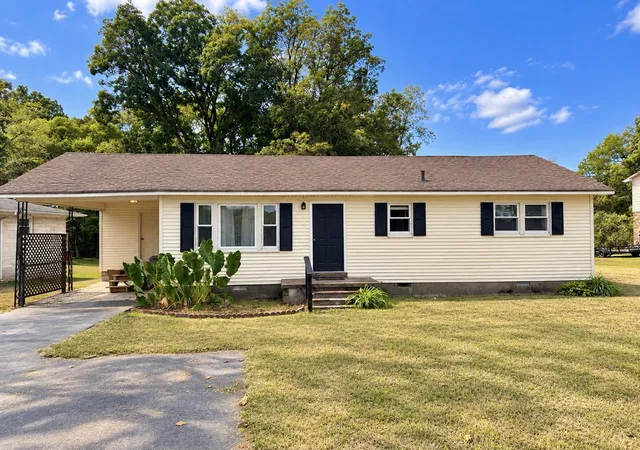 Single family home for sale at 2125 W Gaines St, Lawrenceburg, TN 38464 | MLS# 3618637