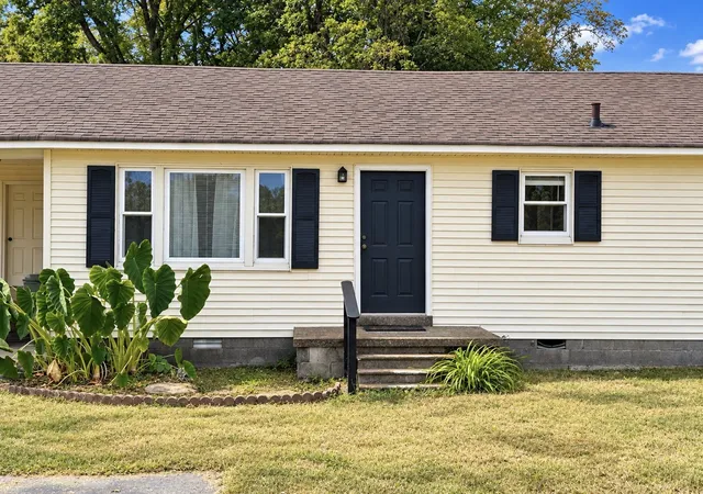 Photo 2 of Single family home for sale at 2125 W Gaines St, Lawrenceburg, TN 38464 | MLS# 3618637 | Listing updated on 2026-10-09