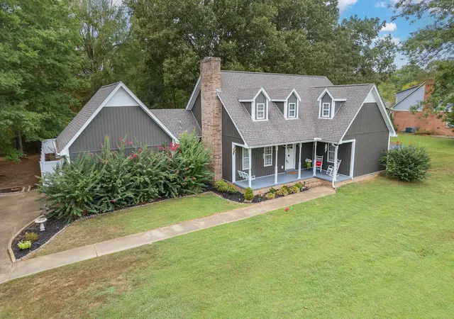 Single family home for sale at 225 Meadowbrook Cir, Lexington, TN 38351 | MLS# 3618639