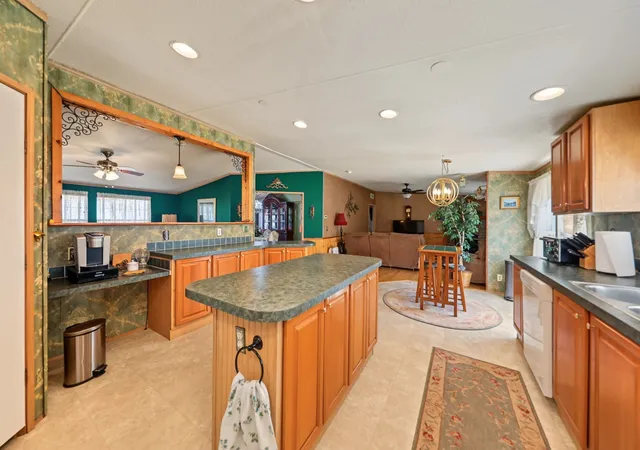 Photo 4 of Manufactured home for sale at 522 Under The Sun Rd, Cosby, TN 37722 | MLS# 3618632 | Listing updated on 2026-10-09