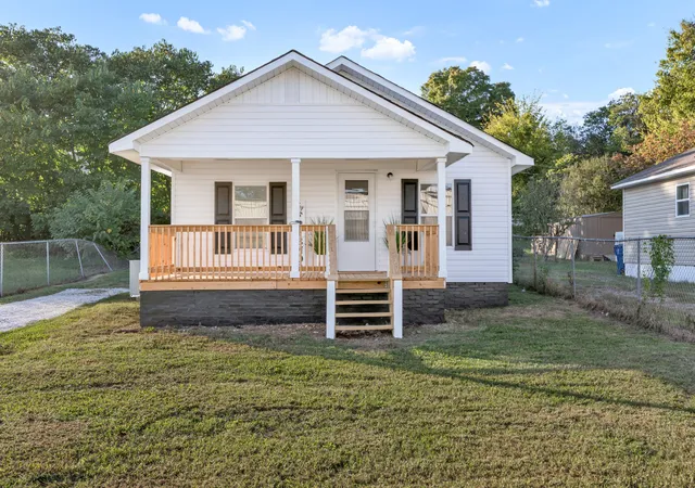 Single family home for sale at 1814 Church St SE, Cleveland, TN 37311 | MLS# 3618765