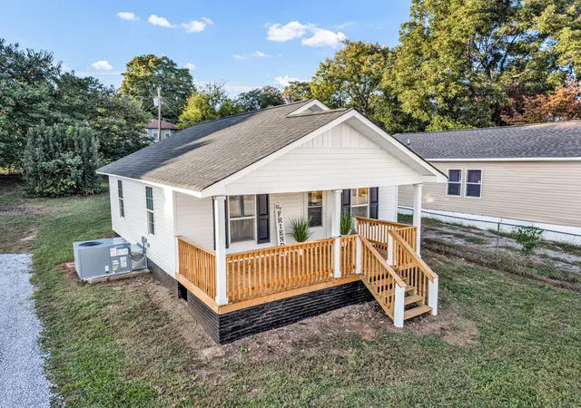 Photo 2 of Single family home for sale at 1814 Church St SE, Cleveland, TN 37311 | MLS# 3618765 | Listing updated on 2026-10-09