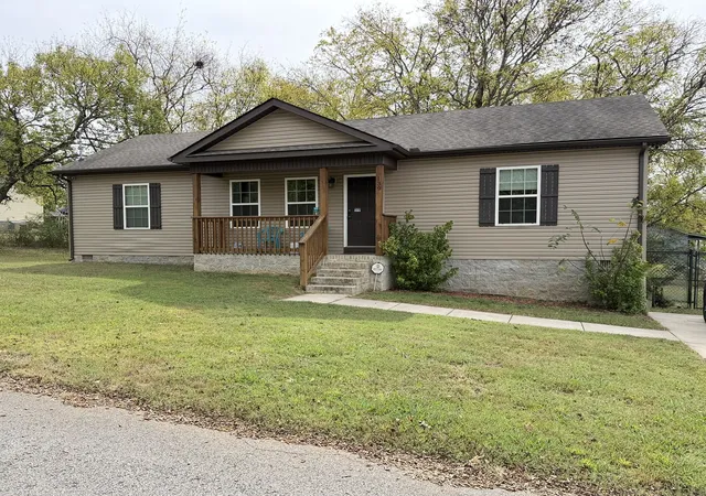 Single family home for sale at 139 Buckingham Ln, Shelbyville, TN 37160 | MLS# 3618675