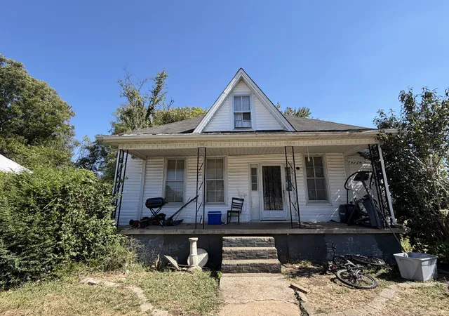 Photo 2 of Single family home for sale at 603 Spofford St, Pulaski, TN 38478 | MLS# 3618796 | Listing updated on 2026-10-29