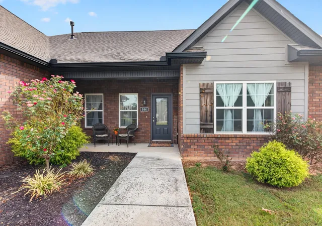 Single family home for sale at 104 Creekstone Dr, Tullahoma, TN 37388 | MLS# 3619022
