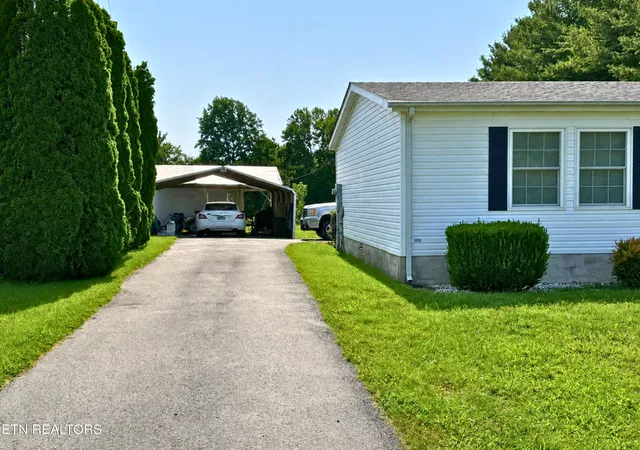 Photo 4 of Manufactured home for sale at 10106 Spring Crk Rd, Cookeville, TN 38506 | MLS# 3618716 | Listing updated on 2026-10-09