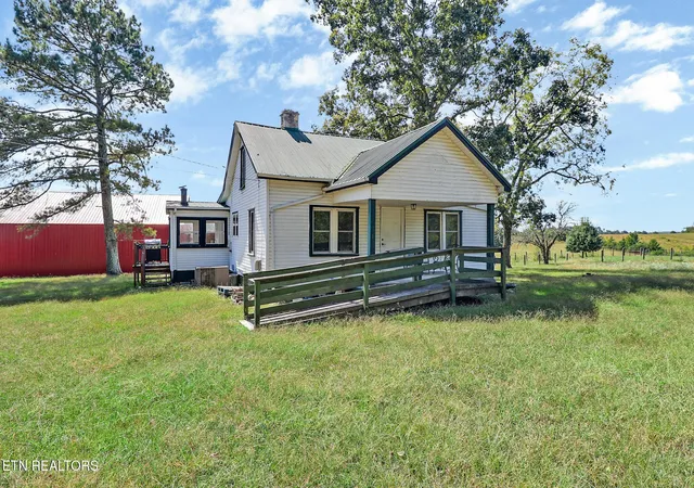Photo 3 of Single family home for sale at 580 Eastland Cemetery Rd, Sparta, TN 38583 | MLS# 3618735 | Listing updated on 2026-10-09