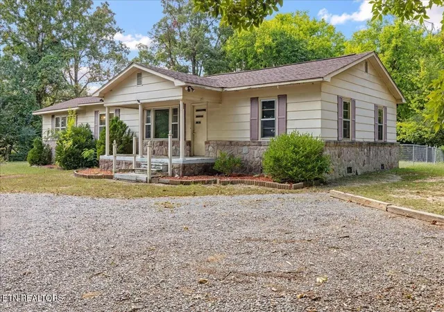Photo 3 of Single family home for sale at 139 County Rd 532, Etowah, TN 37331 | MLS# 3618774 | Listing updated on 2026-10-09