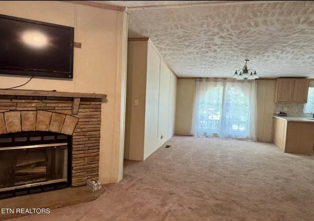 Photo 3 of Manufactured home for sale at 1010 Oswego Cir, Crossville, TN 38572 | MLS# 3618778 | Listing updated on 2026-10-10