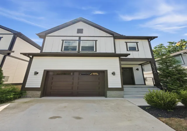 Photo 3 of Single family home for sale at 1016 Burchwood Ave #A, Nashville, TN 37216 | MLS# 3624229 | Listing updated on 2026-10-27