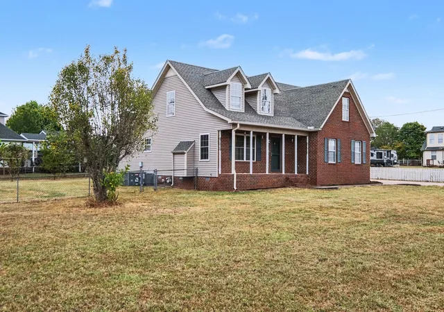 Photo 2 of Single family home for sale at 3112 Lancelot Dr, Murfreesboro, TN 37127 | MLS# 3619128 | Listing updated on 2026-10-11