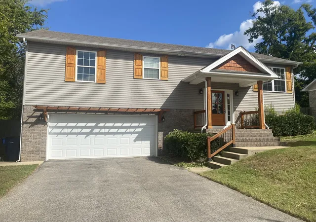 Single family home for sale at 1809 Susan Rd, Columbia, TN 38401 | MLS# 3618909