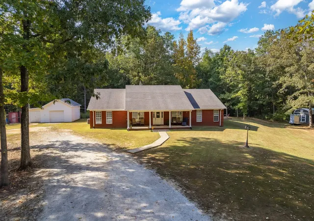 Single family home for sale at 197 Adkins Ln, Lexington, TN 38351 | MLS# 3618855