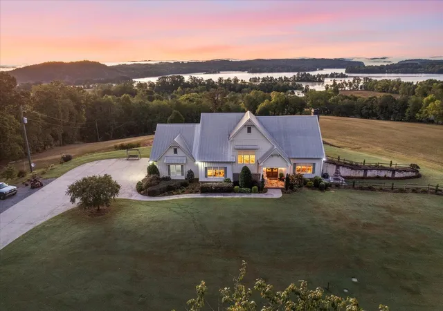Photo 1 of Single family home for sale at 250 Spivey Rd, Dayton, TN 37321 | MLS# 3618877 | Listing updated on 2026-10-10