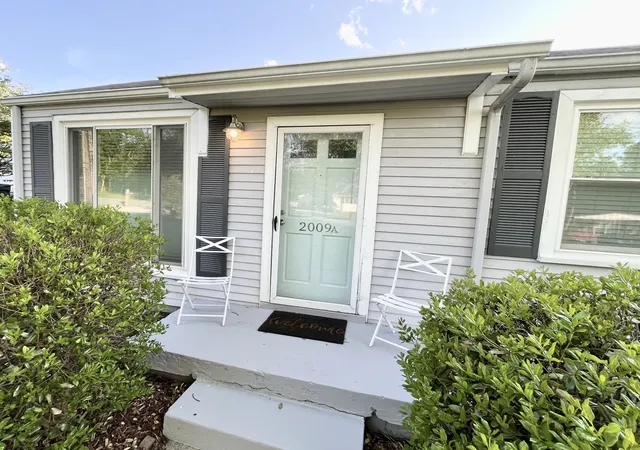 Photo 2 of Single family home for sale at 2009a Hutton Dr, Nashville, TN 37210 | MLS# 3618895 | Listing updated on 2026-10-10