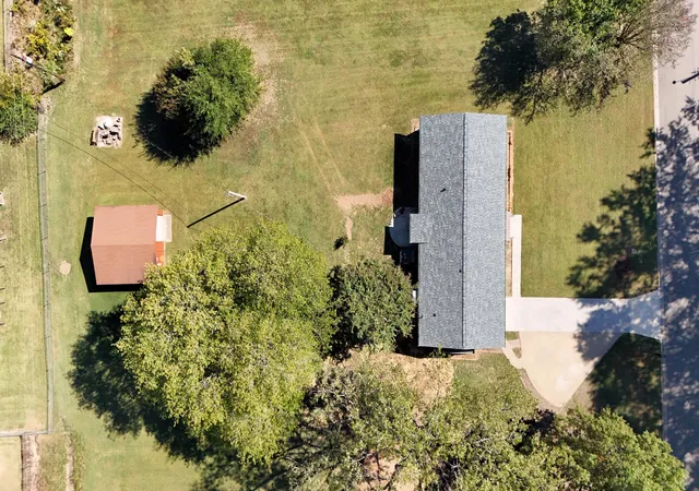 Photo 3 of Single family home for sale at 209 Country Clb Ln, Bolivar, TN 38008 | MLS# 3618915 | Listing updated on 2026-10-10