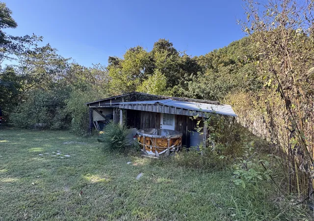 Photo 3 of Sale Pending at 265 Obie Adcock Rd, Smithville, TN 37166 | MLS# 3619354 | Listing updated on 2026-10-23