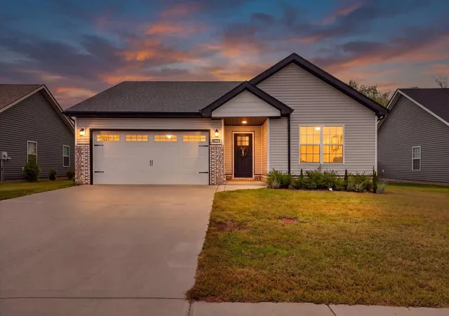 Single family home for sale at 1060 Dublin Dr, Clarksville, TN 37042 | MLS# 3619132