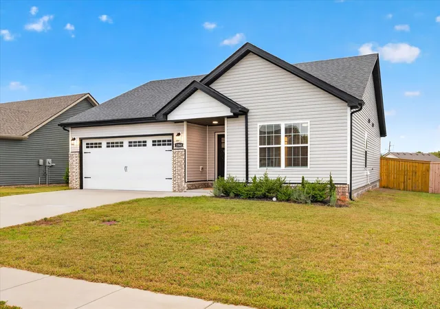 Photo 2 of Single family home for sale at 1060 Dublin Dr, Clarksville, TN 37042 | MLS# 3619132 | Listing updated on 2026-10-11