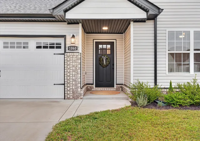 Photo 4 of Single family home for sale at 1060 Dublin Dr, Clarksville, TN 37042 | MLS# 3619132 | Listing updated on 2026-10-11