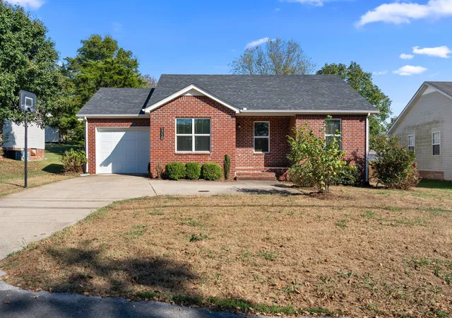 Photo 1 of Single family home for sale at 1710 Battleground Dr, Murfreesboro, TN 37129 | MLS# 3620360 | Listing updated on 2026-10-14