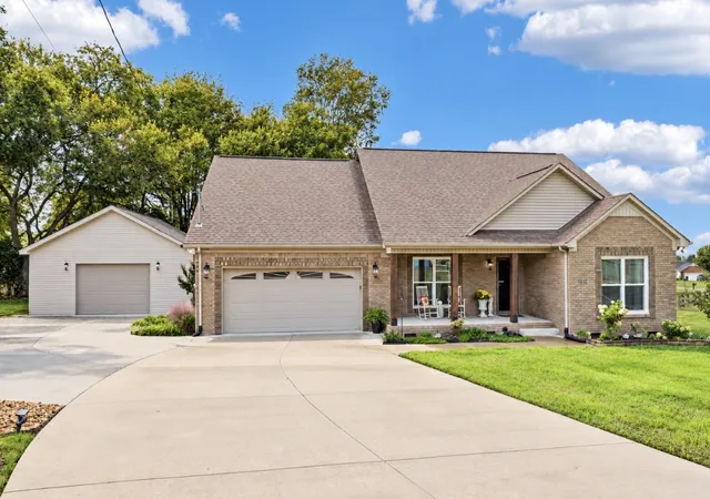 Photo 2 of Single family home for sale at 1610 Rugby Ct, Columbia, TN 38401 | MLS# 3619154 | Listing updated on 2026-10-12