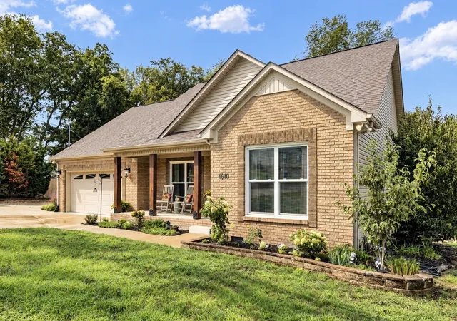 Photo 3 of Single family home for sale at 1610 Rugby Ct, Columbia, TN 38401 | MLS# 3619154 | Listing updated on 2026-10-12