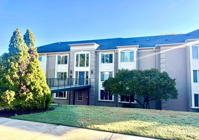 Photo 1 of Condo for sale at 4487 Post Pl #108, Nashville, TN 37205 | MLS# 3618944 | Listing updated on 2026-10-10