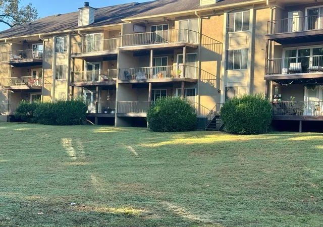 Photo 2 of Condo for sale at 4487 Post Pl #108, Nashville, TN 37205 | MLS# 3618944 | Listing updated on 2026-10-10