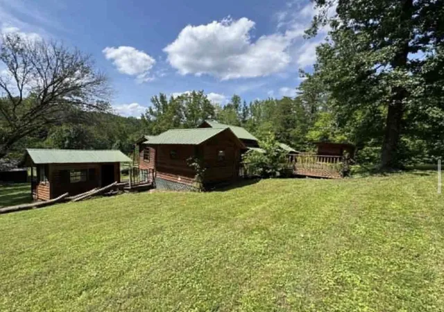 Photo 2 of Single family home for sale at 203 Hurricane Crk Dr, Tennessee Ridge, TN 37178 | MLS# 3619673 | Listing updated on 2026-10-20