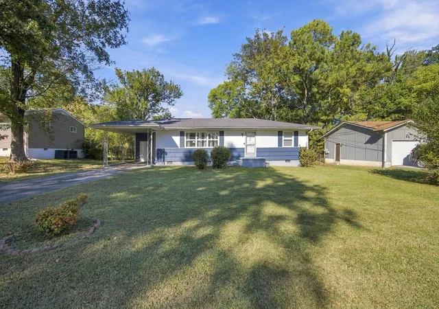 Photo 2 of Single family home for sale at 4707 Tomahawk Trl, Chattanooga, TN 37411 | MLS# 3618965 | Listing updated on 2026-10-21