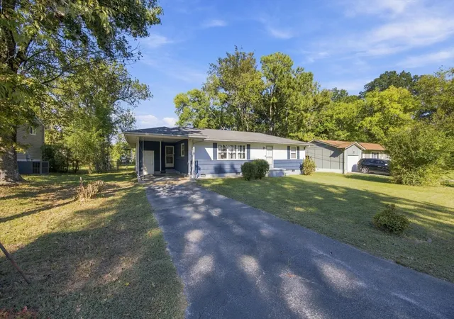 Photo 3 of Single family home for sale at 4707 Tomahawk Trl, Chattanooga, TN 37411 | MLS# 3618965 | Listing updated on 2026-10-21