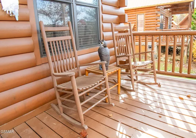 Photo 2 of Single family home for sale at 167 White Oak Resort Way, Gatlinburg, TN 37738 | MLS# 3618975 | Listing updated on 2026-10-10