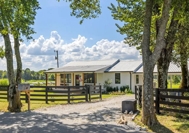 Photo 2 of Single family home for sale at 4451 N Chapel Rd, Franklin, TN 37067 | MLS# 3622642 | Listing updated on 2026-10-29