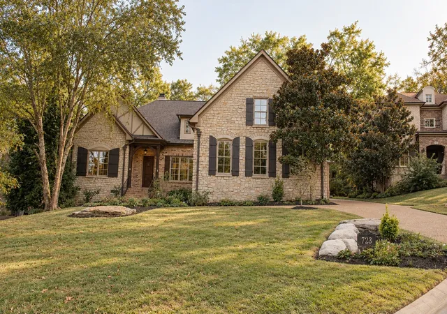 Photo 1 of Single family home for sale at 723 Azalea Ct, Franklin, TN 37064 | MLS# 3619109 | Listing updated on 2026-10-25