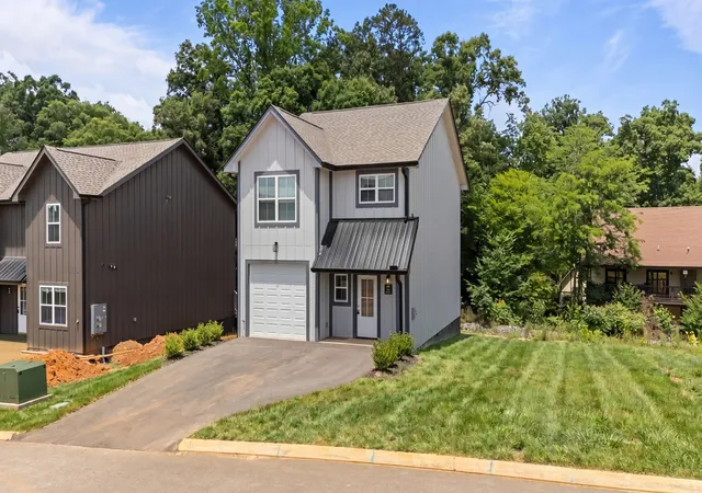 Photo 1 of Single family home for sale at 921 Lacy Ct, Sevierville, TN 37862 | MLS# 3619027 | Listing updated on 2026-10-10