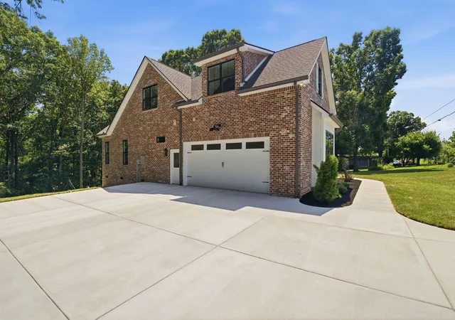 Photo 3 of Single family home for sale at 5855 Fisher Grv Rd, Greenbrier, TN 37073 | MLS# 3619020 | Listing updated on 2026-10-10