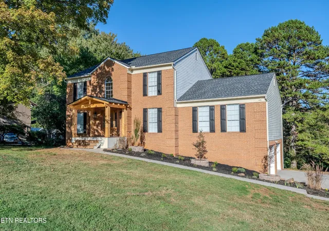 Photo 1 of Single family home for sale at 1908 Breezy Ridge Tr, Knoxville, TN 37922 | MLS# 3619030 | Listing updated on 2026-10-10