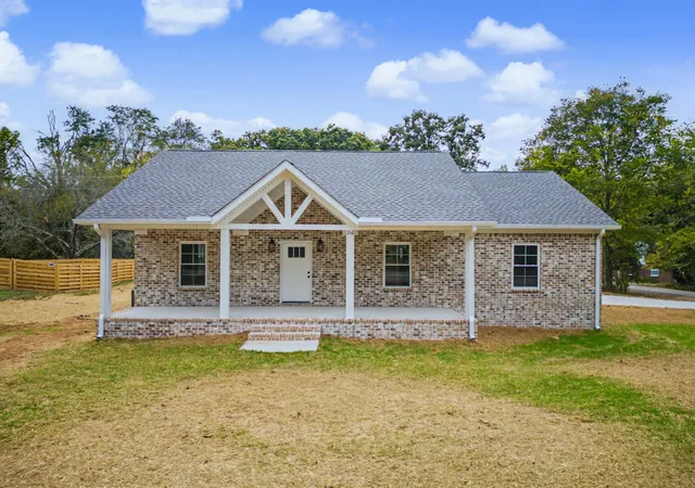 Single family home for sale at 216 Adams Ave, Lawrenceburg, TN 38464 | MLS# 3619101 | Listing updated on 2026-10-17