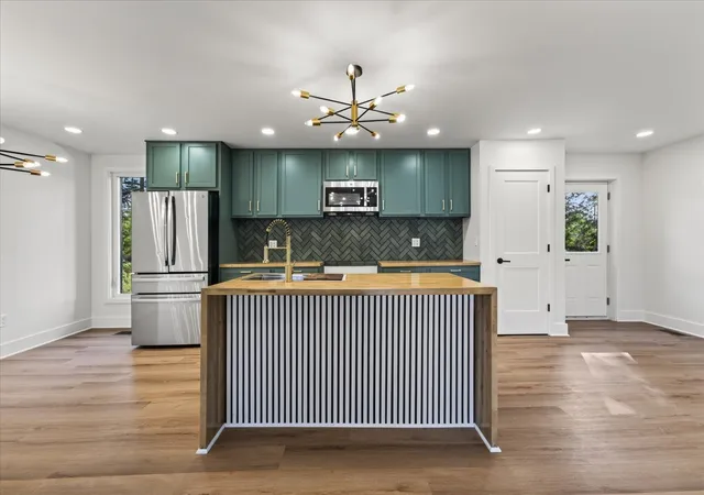 Photo 3 of Single family home for sale at 5033 Collinwood Dr, Clarksville, TN 37042 | MLS# 3619058 | Listing updated on 2026-10-10