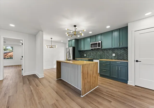 Photo 4 of Single family home for sale at 5033 Collinwood Dr, Clarksville, TN 37042 | MLS# 3619058 | Listing updated on 2026-10-10