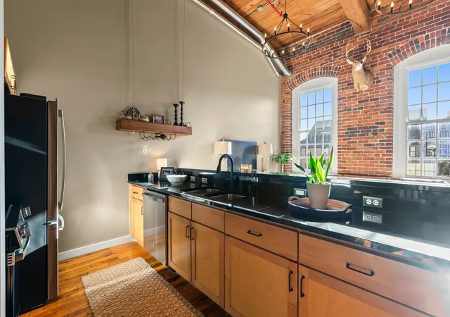 Photo 3 of Single family home for sale at 1350 Rosa L Parks Blvd #422, Nashville, TN 37208 | MLS# 3619069 | Listing updated on 2026-10-10