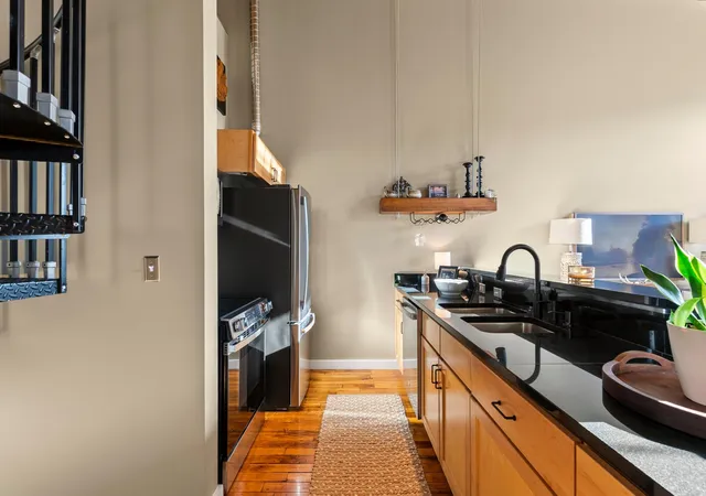 Photo 4 of Single family home for sale at 1350 Rosa L Parks Blvd #422, Nashville, TN 37208 | MLS# 3619069 | Listing updated on 2026-10-10