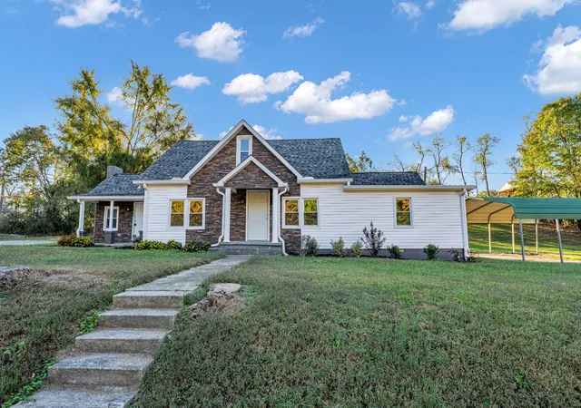 Photo 1 of Single family home for sale at 1320 Old Hwy 31 E, Westmoreland, TN 37186 | MLS# 3621116 | Listing updated on 2026-10-27