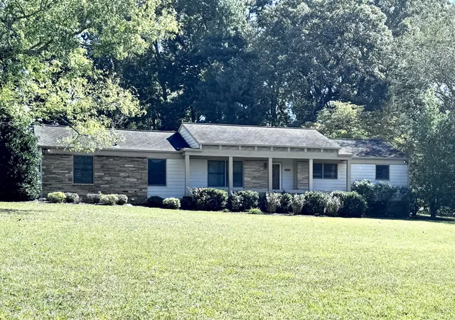 Photo 1 of Single family home for sale at 107 Hillwood Ln, Mc Minnville, TN 37110 | MLS# 3619525 | Listing updated on 2026-10-27
