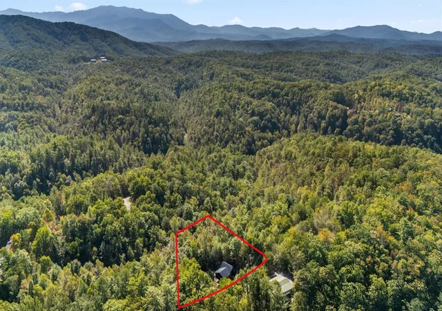 Photo 4 of Single family home for sale at 4214 Mountain Rest Way, Sevierville, TN 37876 | MLS# 3619111 | Listing updated on 2026-10-10
