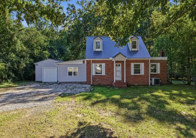 Photo 1 of Single family home for sale at 1655 Murfreesboro Hwy, Manchester, TN 37355 | MLS# 3619915 | Listing updated on 2026-10-31